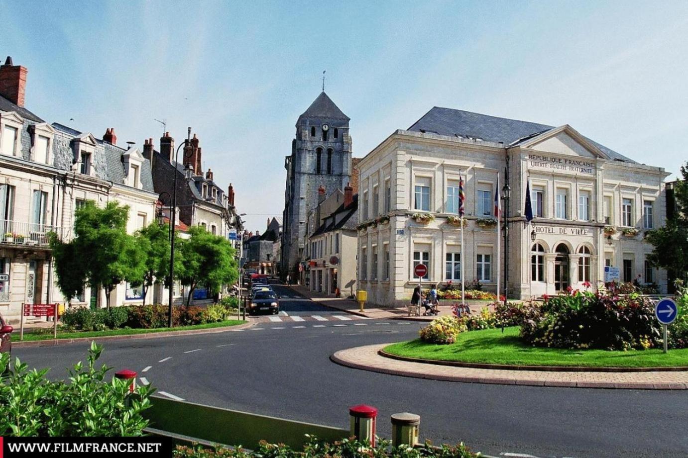 Maisonnette De Ville Au Calme Cosne-Cours-Sur-Loire Exterior photo